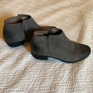 Rockport Gray Leather Women’s Booties, Sz 6